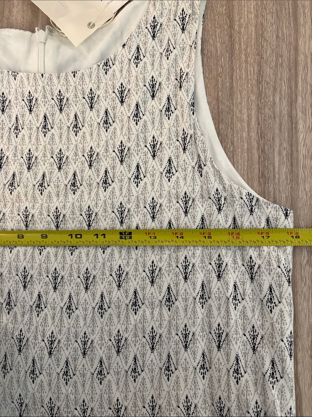 Soft Joie Leiston Sleeveless Shift Dress Women’s Size Small White Grey - Picture 5 of 6